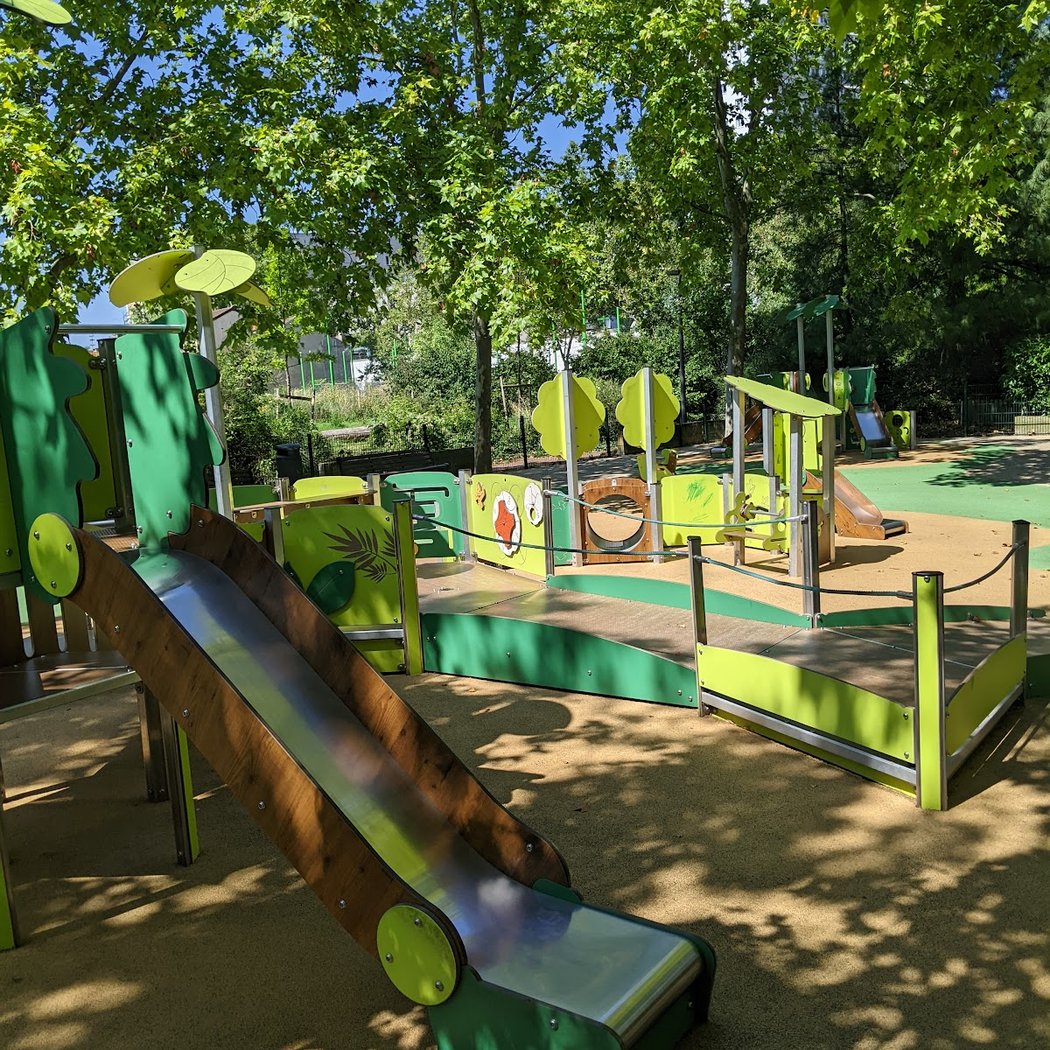 Aire de jeux pour enfants 1